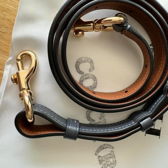 BRAND NEW UPCRAFTED BROOKE CARRYALL 28 IN SIGNATURE CANVAS
 - Picture 13 of 16